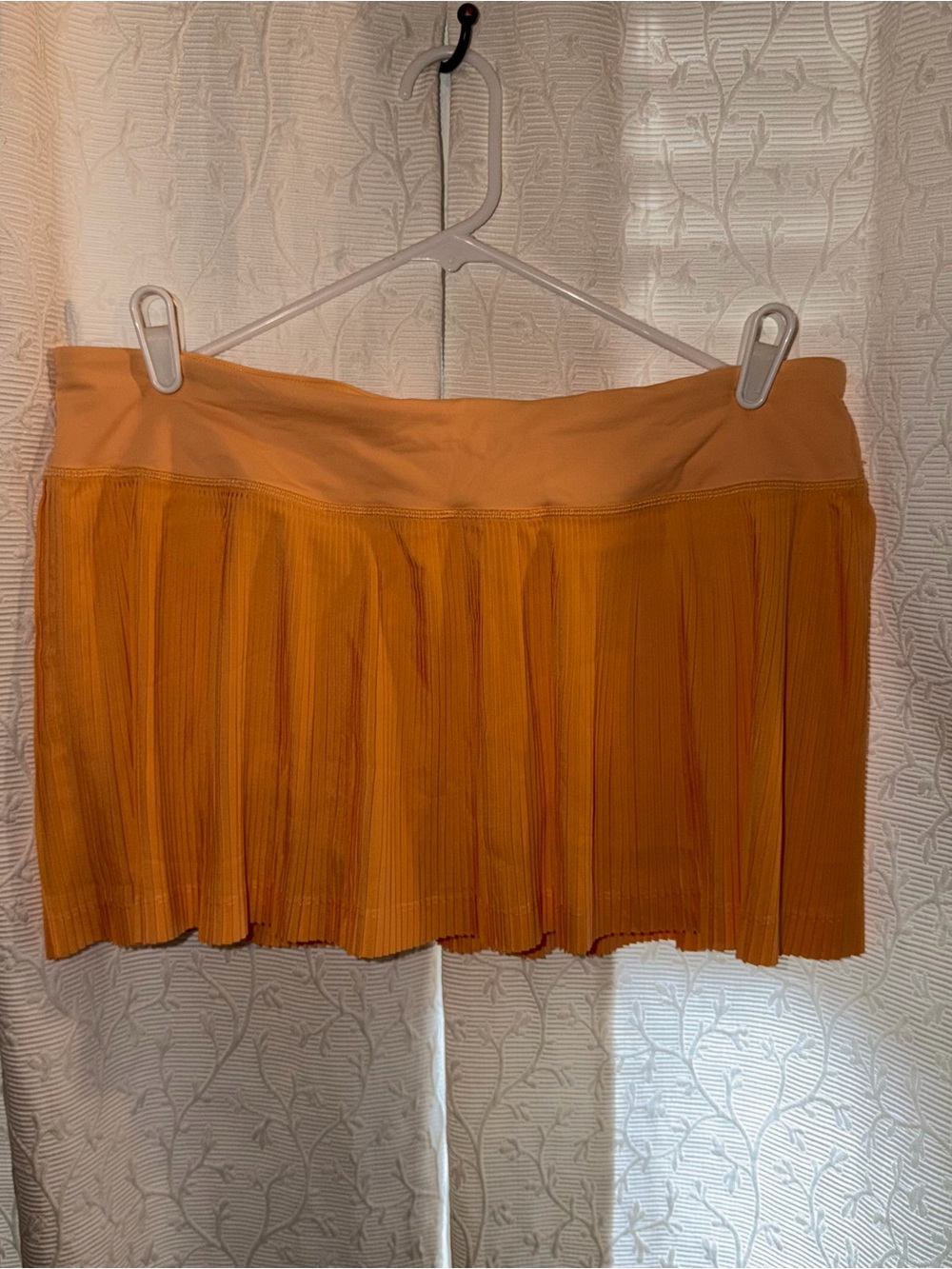 Lululemon pleated skirt